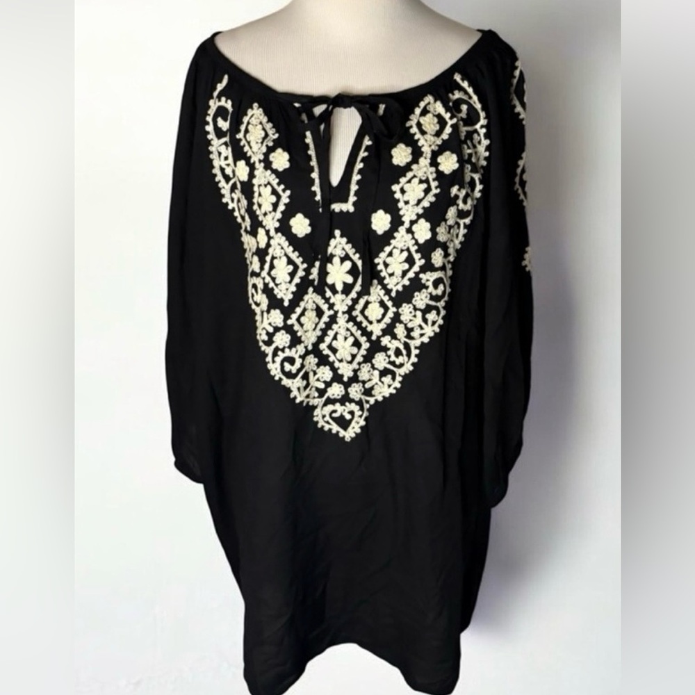 A & A Clothing INC Boho Embroidery Black and White Blouse Womens Size 1X India
